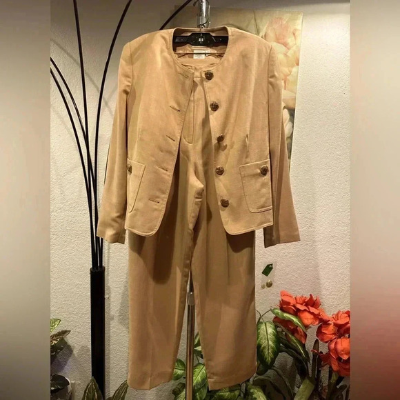 Apart tan 2pc pants suit size 10 - Picture 1 of 14